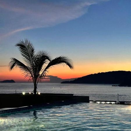 Appartamento Sunset View Jesselton Quay Near Jesselton Point Near Suria Sabah Near Gaya Street Kota Kinabalu Esterno foto